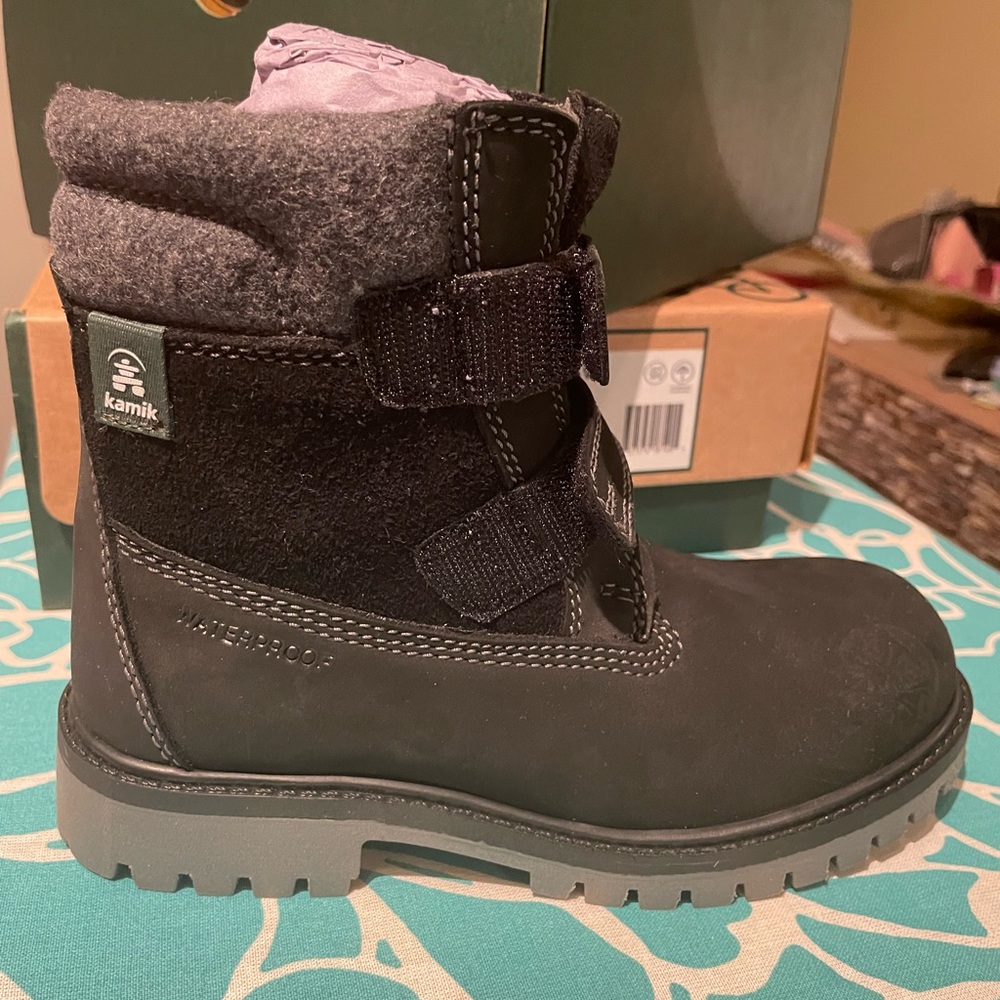 Kamik waterproof impermeable boots for children (can be unisex)